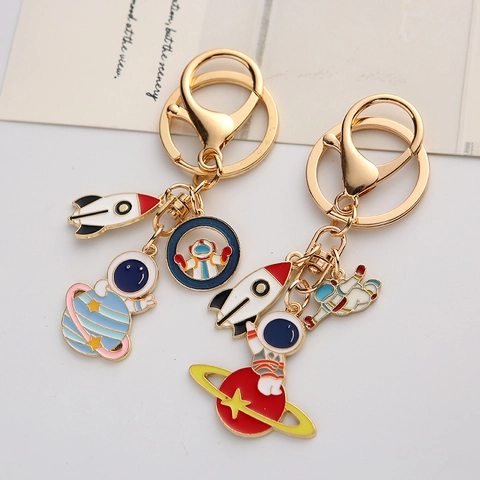 Creative Astronaut Keychain Zinc Alloy Enamel Spaceman Rocket Star Pendant Gold Metal Keychain For Backpack Keys Space Theme Gift