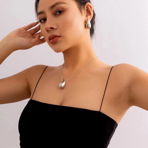 Minimalist Alloy Teardrop Pendant Necklace And Water Drop Stud Earrings For Women Punk Fashion Jewelry Gold Silver Plated