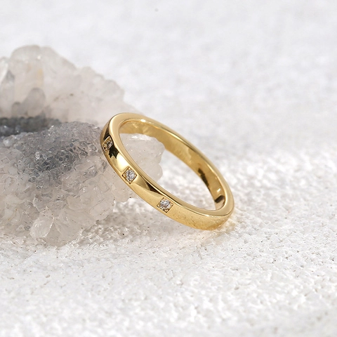 Bague Minimaliste À Trois Pierres Plaqué Or 18K Cuivre Zircone Bijoux De Mode Géométriques Pour Femmes
