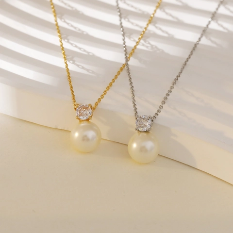 Elegante Collar de Cobre con Colgante de Perla Artificial y Circonia Moda Diario Conmuta Perla Redonda Cadena de Clavícula Joyería para Mujer