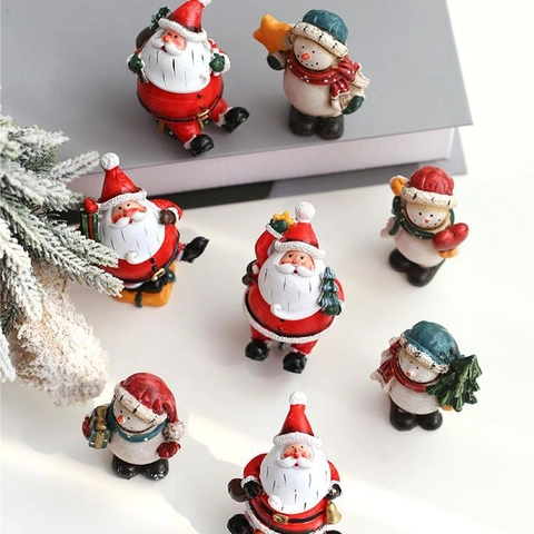 Christmas Miniature Resin Ornaments Santa Claus Snowman Reindeer Hedgehog Bear Tiny Figurine Micro Landscape Desktop Decor