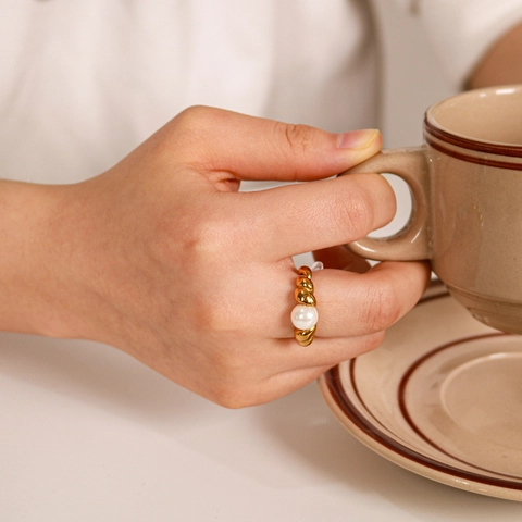 Vintage Stainless Steel Artificial Pearl Ring Twisted Croissant Texture 18K Gold Plated Retro Elegant Fashion Finger Jewelry For Women