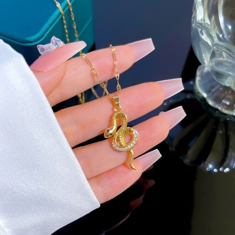 Collana Con Pendente A Serpente Acciaio Inossidabile E Rame Micro Pave Zirconia Tonalità Oro Catena Da Clavicola Per Donna