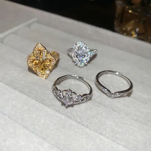 Bague Ouverte Fleur Creuse Style Cour Rétro Cuivre Zircone Couronne Marquise Forme V Ajustable Bijoux Luxe Élégants Femmes