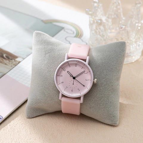 Women Quartz Watch Simple Digital Round Dial Silicone Strap Heart Second Hand Pointer Student Analog Wristwatch