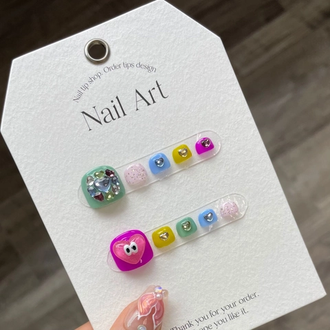 Faux Ongles Faits À La Main Résine Coloré 3D Coeur Dessin Animé Yeux Style Dopamine Doux Pour Femmes