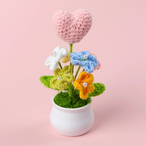 Handmade Crochet Heart Potted Plant Forget-Me-Not Flower Ornament For Office Desk Car Decoration Gift