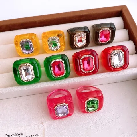 Vintage Harz Acryl Ring Mit Großen Rechteckigen Strass Übertriebene Mode Cocktail Finger Schmuck Für Frauen Retro