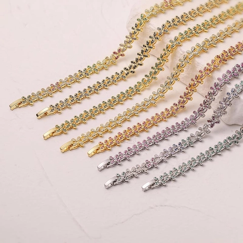 Set di Gioielli in Rame con Zirconia Leggero Lusso Dolce Fiocco Trifoglio Intarsiato Pietra Colorata Collana Bracciale Gioielli per Donna