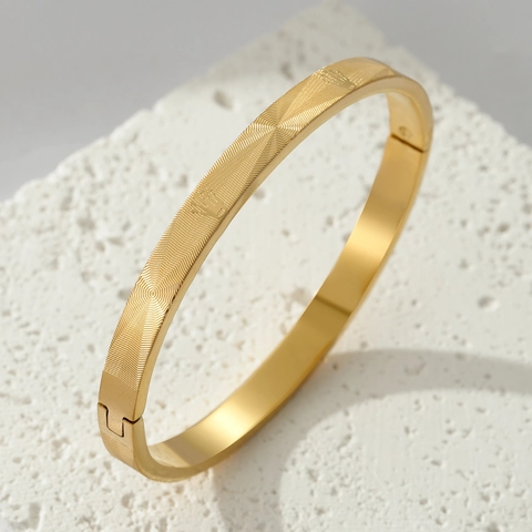 Bracciale Rigido Vintage in Acciaio Inossidabile per Uomo Donna Rilievo Corona Texture Solare Geometrica Galvanico Gioielli