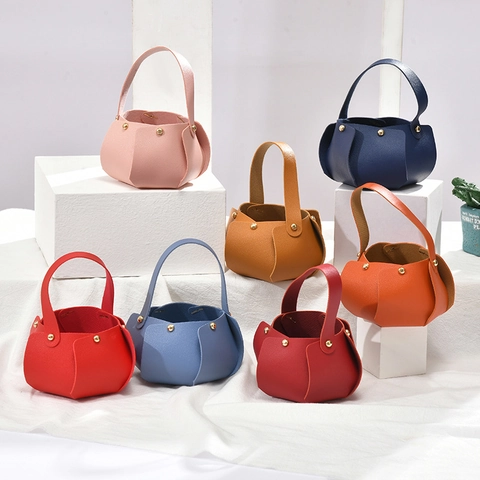 Mini PU Leather Candy Favor Bag Handheld Bucket Shape Gift Pouch With Gold Rivets For Wedding Party