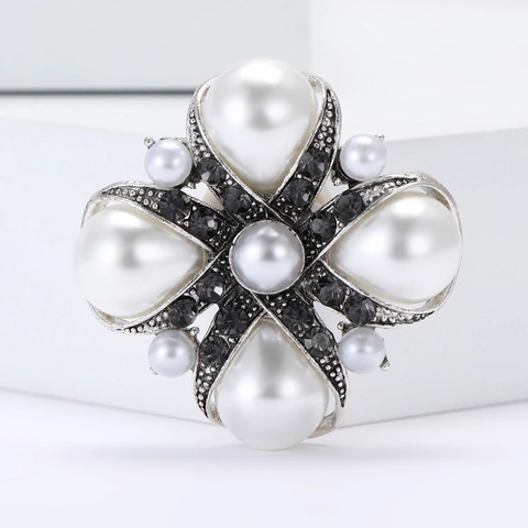 Broche de Flor de Perla Barroca Artificial Vintage Aleación de Diamantes de Imitación Cruz Broche Para Mujeres Abrigo Joyería