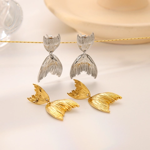 Orecchini Pendenti A Coda Di Pesce Acciaio Inossidabile Placcato Oro 18K Retro Geometrico Strutturato Elegante Gioielli Per Donna