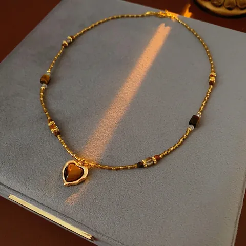 Retro Heart Pendant Necklace With Artificial Tiger Eye Stone And Alloy Seed Beads Chain Vintage Style For Women