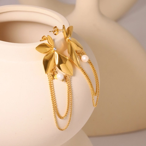 Tassel Blatt Ohrringe Titanstahl 18K Vergoldet Natürliche Süßwasserperle Strahlendes Star Blumen Nischen Luxus Damen