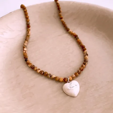 Collar De Cuentas De Piedra Natural Vintage Con Colgante De Planeta Corazón De Aleación Joyería Estética Para Mujer