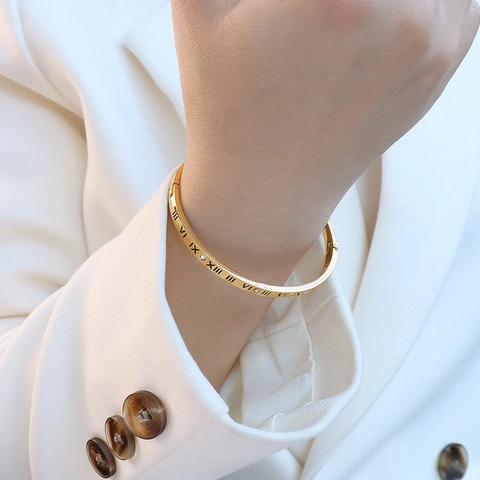 Bracciale Rigido Con Numeri Romani E Strass In Acciaio Al Titanio Placcato Oro Gioielli Minimalisti Da Donna