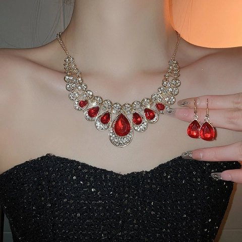 Vintage Palace Style Luxury Teardrop Necklace And Earrings Jewelry Alloy Red Rhinestone Fashion Accessories For Women