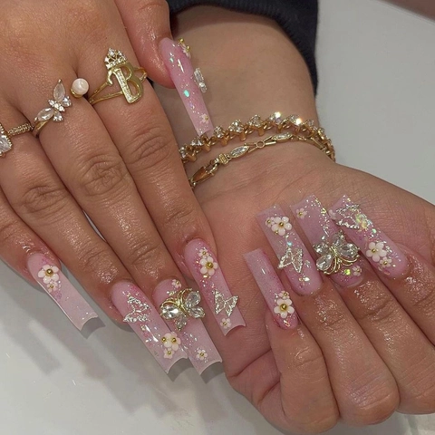 Lange Sargform Aufklebe Nägel Rosa Farbverlauf Mit 3D Blumen Rhinestone Schmetterling Glitzer Künstliche Fingernägel Für Damen