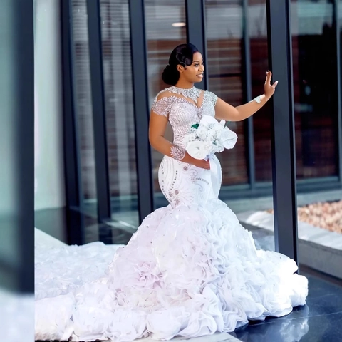 Meerjungfrau Hochzeitskleid Weiß Spitze Netz Mit Strass Perlen Luxus Lange Schleppe Rückenfrei Hohe Taille Brautkleid Elegant