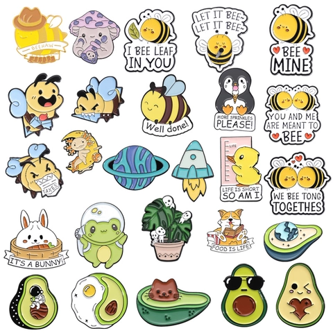 Cartoon Tier Emaille Pin Brosche Legierung Süße Biene Avocado Astronaut Abzeichen Schmuck Für Kleidung Rucksack Deko