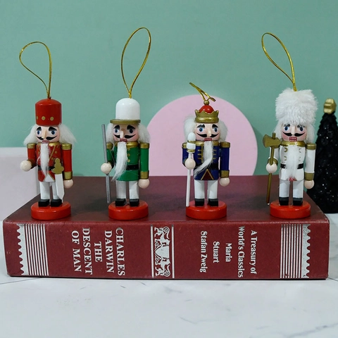Ornamenti Appesi Soldato Schiaccianoci Statuette In Legno Dipinte A Mano Con Barba In Pelliccia Sintetica Per Decorazioni Albero Di Natale