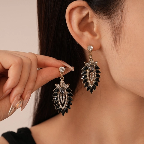Vintage Dark Floral Leaf Dangle Earrings Alloy Rhinestone With Silver Earring Post For Women Luxury Retro Style