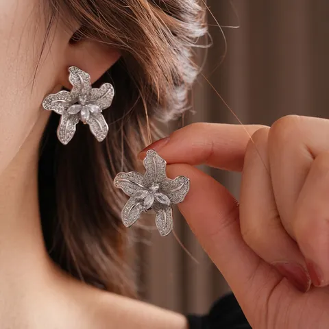 Orecchini A Lobo A Fiore In Zircone Scintillante Rame Con Perno In Argento Eleganti Gioielli Floreali Per Donna