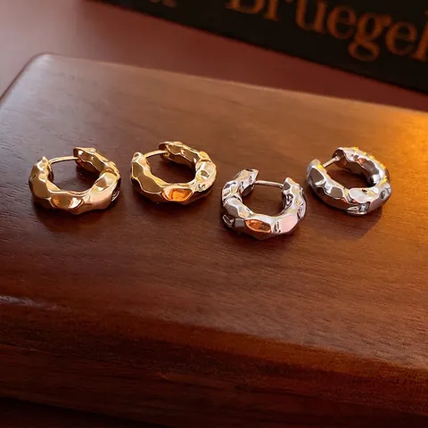 Orecchini A Cerchio In Metallo Grinzoso Placcati In Oro Vero Rame Fibbia Geometrica Con Perno In Argento Moda Minimalista Per Donne