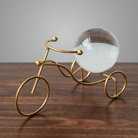 Modernes Minimalistisches Dreirad Globus Kristallkugel Ornament Metall Eisen Ständer Desktop Haus Deko Luxus Abstrakte Figur
