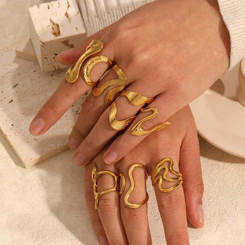 Anello A Onda Irregolare Acciaio Inossidabile Stile Metallo Liquido Placcato Oro 18K Regolabile Gioielli Donna