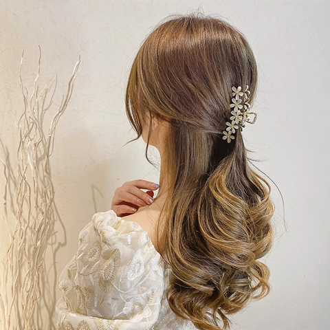 Elegant Flower Hair Claw Clip Metal Alloy With Rhinestones And Imitation Artificial Pearls Korean Style Hairgrip For Women