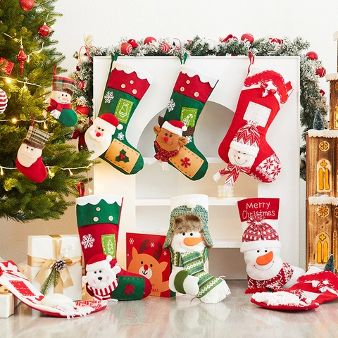 Weihnachtsstrümpfe Plüsch Strickstoff Aufhängbare Geschenktüten Für Kamin Weihnachtsfeier Dekoration Weihnachtsmann Schneemann Rentier Stil