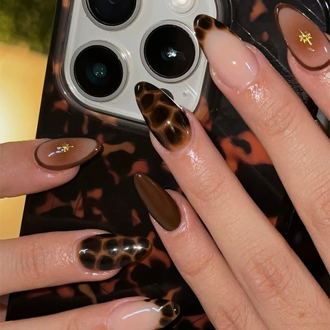 Leopard Print French Almond Press On Nails Brown Nude Pink Gradient Glossy Resin Gold Star Decor Elegant For Women