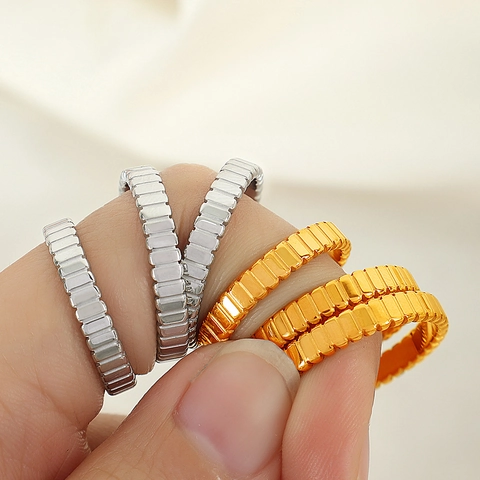 Anello In Acciaio Inossidabile Scanalato Geometrico Struttura A Ingranaggi Fascia Retro Per Donne Placcato Oro Stile Minimalista Gioielli