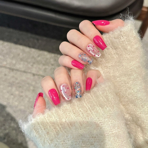 Hot Pink Cat Eye Press On Nails Polka Dots Glitter Sargform Künstliche Nägel Sweet Cool Style