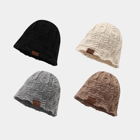 Damen Strickmütze Weiche Acryl Zopfmuster Winter Warm Outdoor Retro Stil Mit Lederaufnäher