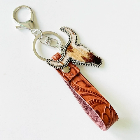 Western Bull Head Keychain Retro Embossed Genuine Leather Strap Cow Skull Pendant Bag Charm Ethnic Cowboy Style