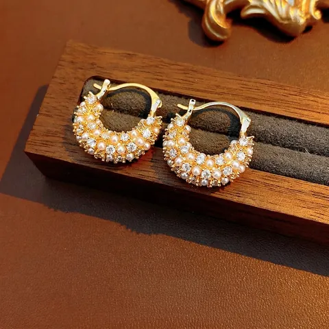 Pendientes De Aro En Forma De C De Cobre Chapados En Oro Con Circonita Perla Artificial De Imitación Y Poste De Plata Para Mujer