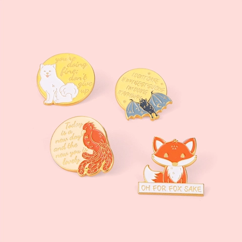 Ensemble de Broches en Émail Animaux de Dessin Animé Drôle Renard Chauve-souris Chien Phénix Badge Avec Citations Inspirantes