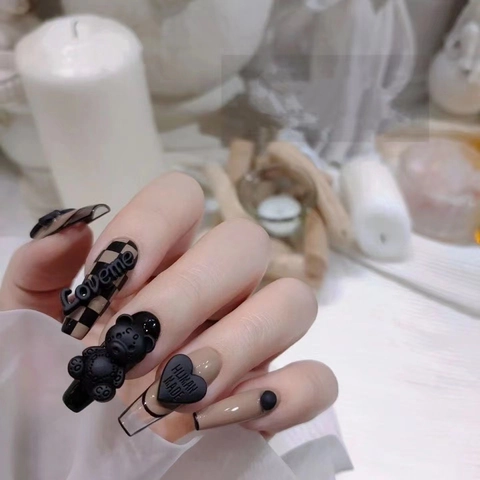 Handgemaakte Kunstnagels Hars Lange Kistvorm 3D Beer Hart Schaakbordpatroon Zoete Coole Modieuze Schoonheidsaccessoire