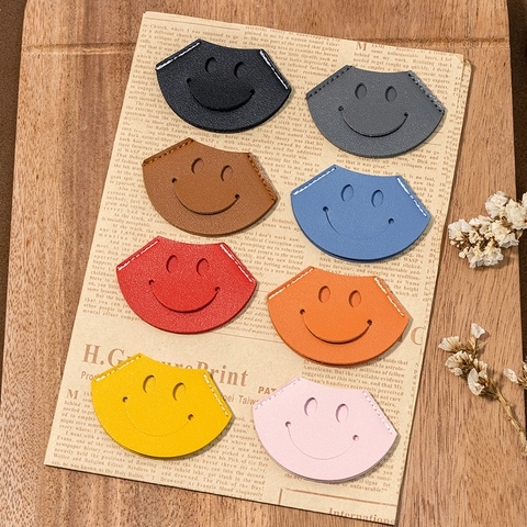 Creative PU Leather Smile Face Bookmark Page Corner Protector Handmade Stitched Book Reading Accessory For Students Women Readers