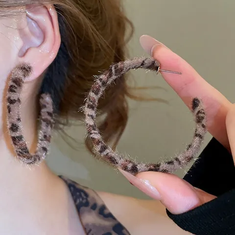 Ohrringe Mit Leopardenmuster Plüsch Creolen Und 925 Sterling Silber Ohrstecker Retro Kunstpelz Große C-Form Für Damen