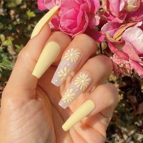 Unghie Finte Press On Lunghe Forma Bara Giallo Opaco Design Floreale Margherita Per Donne