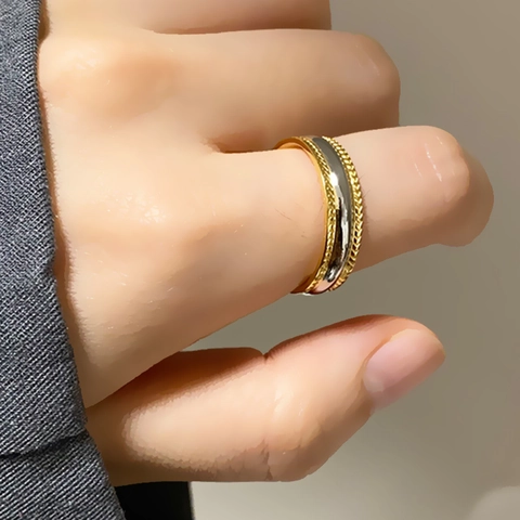 Anello In Acciaio Inossidabile Bicolore Con Bordi A Trama Di Corda Intrecciata Placcato Oro 18K Fascia Geometrica Minimalista