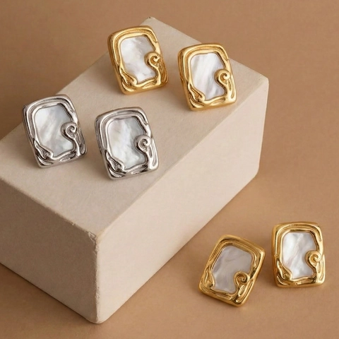 Boucles D'oreilles Puces Rectangulaires Rétro Acier Inoxydable Plaqué Or 18K Émail Blanc Texture Nacre Pour Femmes