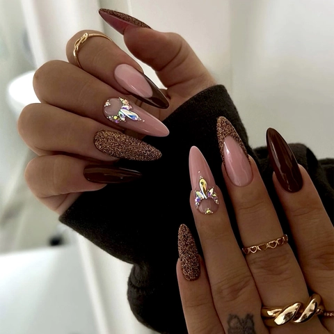 Faux Ongles Stiletto Longs Marron Maillard Pointes Françaises Avec Strass Et Paillettes Ongles Élégants Pour Femmes