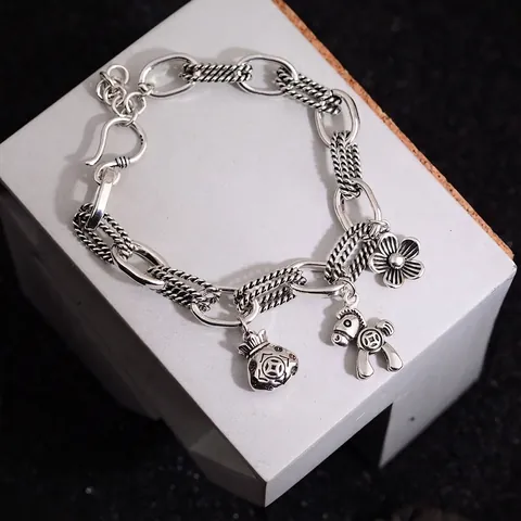 Bracelet en Cuivre Plaqué Argent Vintage Avec Charme de Cheval Fleur Sac de Fortune Bijoux de Mode Cadeau Femme