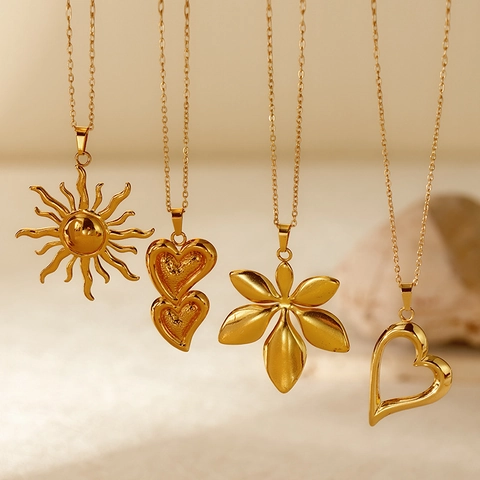 Collana Con Ciondolo A Cuore E Sole In Acciaio Inossidabile Placcato Oro 18K Per Donna Gioielli Minimalisti