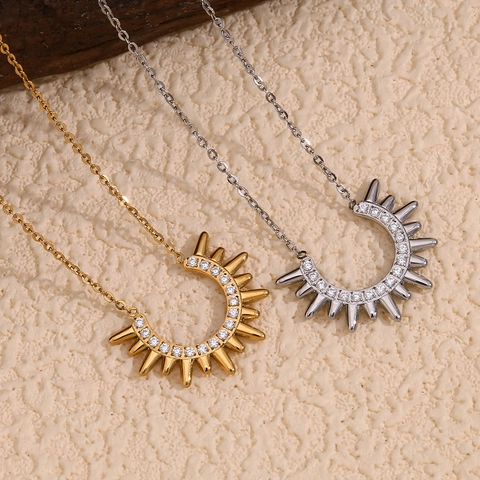 Collana Con Ciondolo Copricapo Capo Indiano Acciaio Inossidabile Placcato Oro 18K Zirconia Intarsiato Gioielli Per Donne